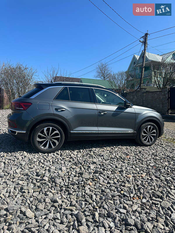 Внедорожник / Кроссовер Volkswagen T-Roc 2022 в Хмельницком