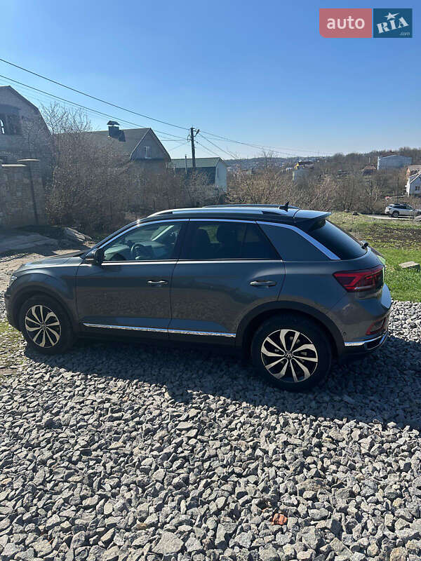 Внедорожник / Кроссовер Volkswagen T-Roc 2022 в Хмельницком