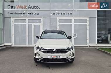 Позашляховик / Кросовер Volkswagen T-Roc 2024 в 