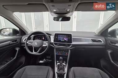 Позашляховик / Кросовер Volkswagen T-Roc 2024 в 