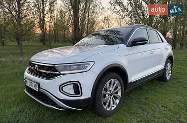 Позашляховик / Кросовер Volkswagen T-Roc 2022 в 