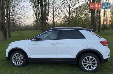 Позашляховик / Кросовер Volkswagen T-Roc 2022 в 