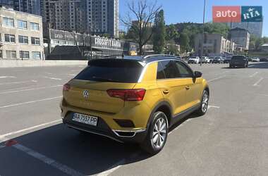 Позашляховик / Кросовер Volkswagen T-Roc 2019 в 