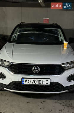 Внедорожник / Кроссовер Volkswagen T-Roc 2021 в Ужгороде