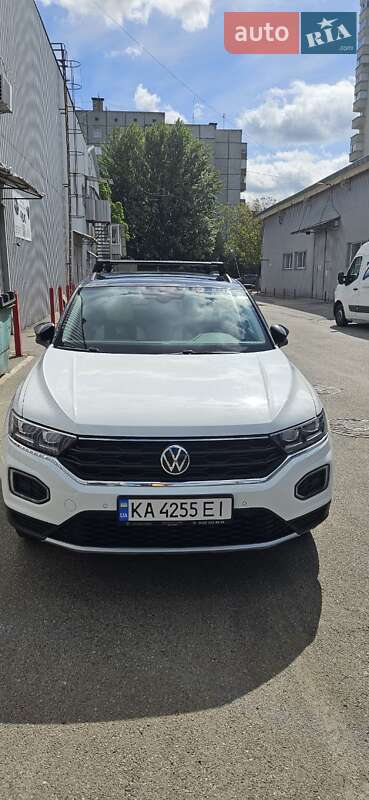 Позашляховик / Кросовер Volkswagen T-Roc 2021 в Києві