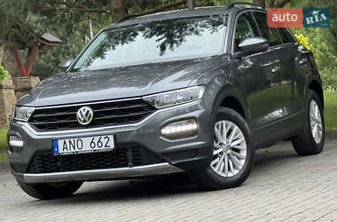 Позашляховик / Кросовер Volkswagen T-Roc 2019 в 