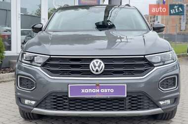 Внедорожник / Кроссовер Volkswagen T-Roc 2019 в 