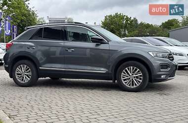 Внедорожник / Кроссовер Volkswagen T-Roc 2019 в 