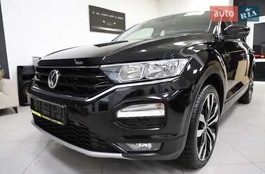 Внедорожник / Кроссовер Volkswagen T-Roc 2019 в 