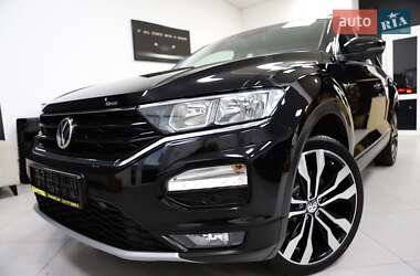 Внедорожник / Кроссовер Volkswagen T-Roc 2019 в 