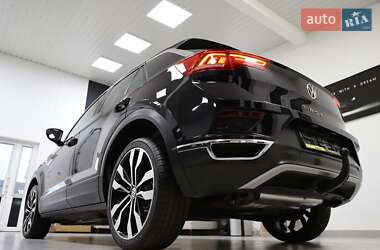 Внедорожник / Кроссовер Volkswagen T-Roc 2019 в 