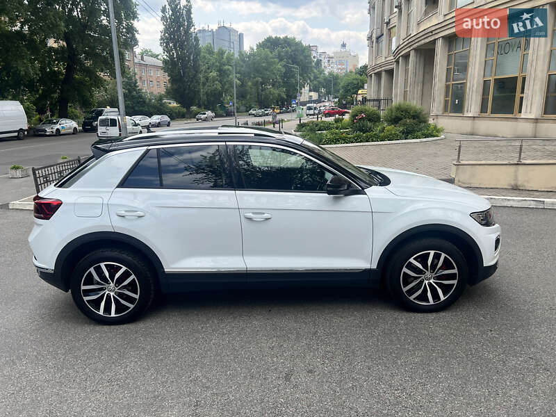 Позашляховик / Кросовер Volkswagen T-Roc 2018 в Києві