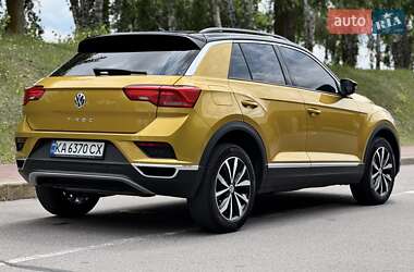 Внедорожник / Кроссовер Volkswagen T-Roc 2019 в 