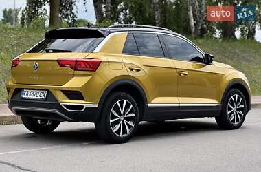 Внедорожник / Кроссовер Volkswagen T-Roc 2019 в 