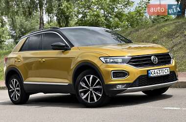 Внедорожник / Кроссовер Volkswagen T-Roc 2019 в 