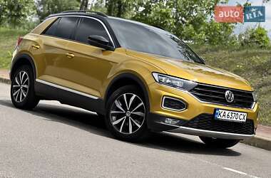 Внедорожник / Кроссовер Volkswagen T-Roc 2019 в 