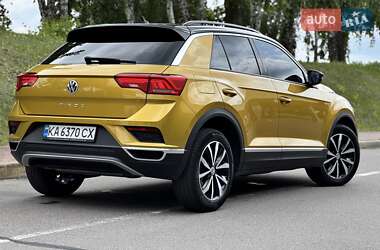 Внедорожник / Кроссовер Volkswagen T-Roc 2019 в 