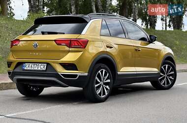 Внедорожник / Кроссовер Volkswagen T-Roc 2019 в 