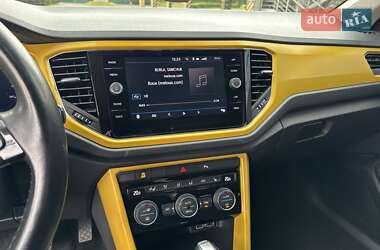 Внедорожник / Кроссовер Volkswagen T-Roc 2019 в 