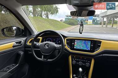 Внедорожник / Кроссовер Volkswagen T-Roc 2019 в 