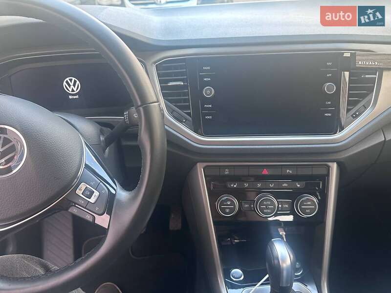Внедорожник / Кроссовер Volkswagen T-Roc 2021 в Киеве