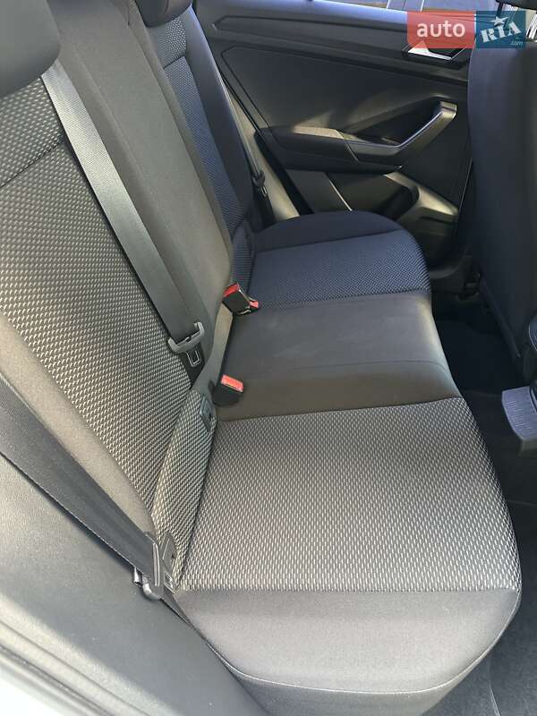 Внедорожник / Кроссовер Volkswagen T-Roc 2019 в Днепре