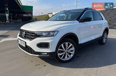 Внедорожник / Кроссовер Volkswagen T-Roc 2019 в 