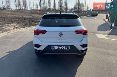 Внедорожник / Кроссовер Volkswagen T-Roc 2019 в 