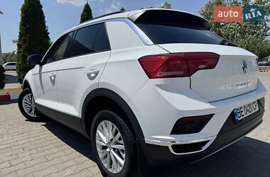 Внедорожник / Кроссовер Volkswagen T-Roc 2019 в 