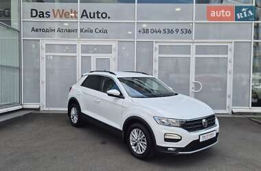Внедорожник / Кроссовер Volkswagen T-Roc 2019 в 
