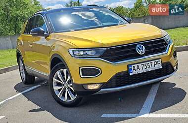 Внедорожник / Кроссовер Volkswagen T-Roc 2019 в 