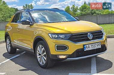 Внедорожник / Кроссовер Volkswagen T-Roc 2019 в 