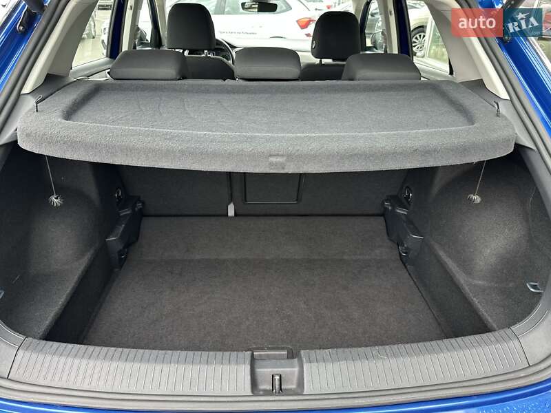 Внедорожник / Кроссовер Volkswagen T-Roc 2021 в Киеве