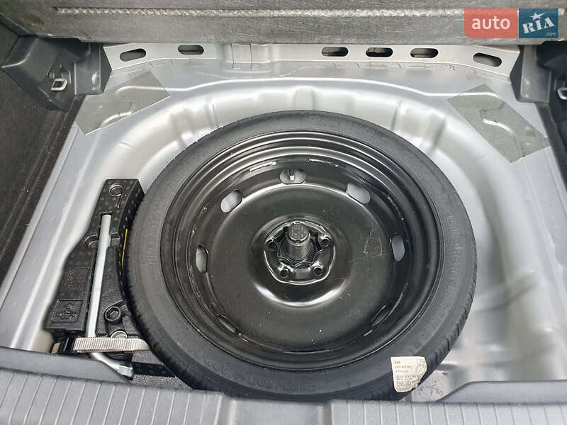 Внедорожник / Кроссовер Volkswagen T-Roc 2022 в Днепре