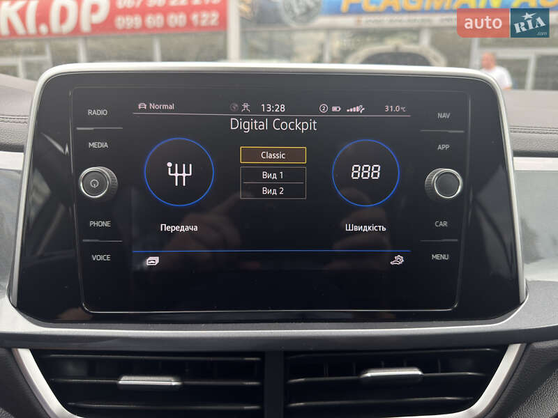 Внедорожник / Кроссовер Volkswagen T-Roc 2022 в Днепре