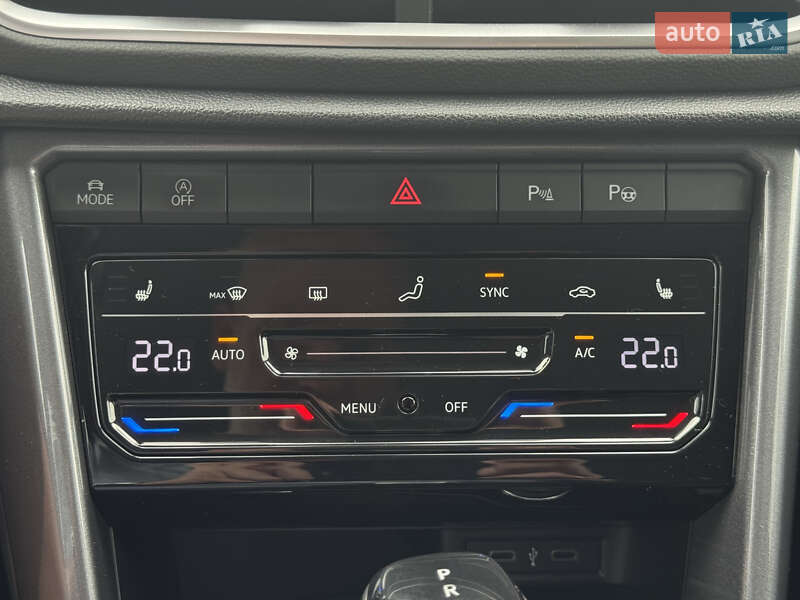 Внедорожник / Кроссовер Volkswagen T-Roc 2022 в Днепре