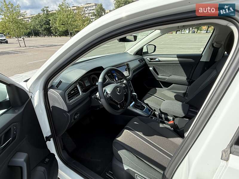 Внедорожник / Кроссовер Volkswagen T-Roc 2021 в Киеве