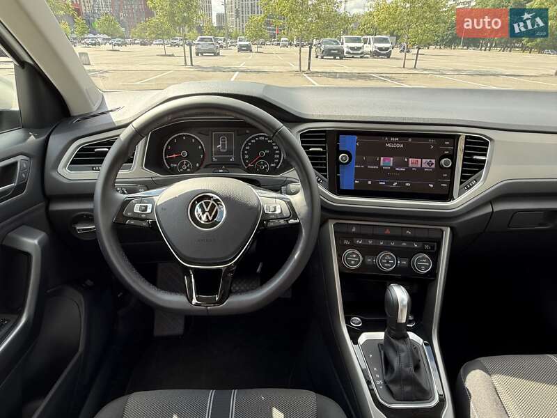 Внедорожник / Кроссовер Volkswagen T-Roc 2021 в Киеве