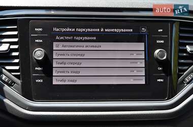 Внедорожник / Кроссовер Volkswagen T-Roc 2019 в 