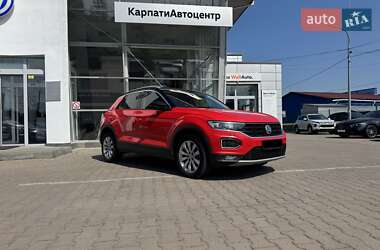 Внедорожник / Кроссовер Volkswagen T-Roc 2019 в 