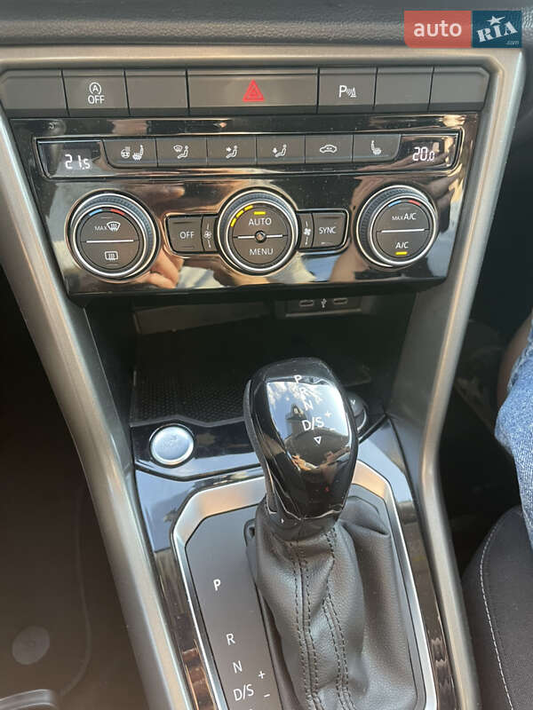 Позашляховик / Кросовер Volkswagen T-Roc 2020 в Києві