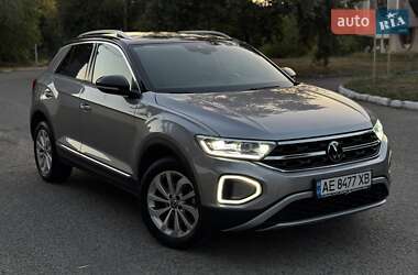 Внедорожник / Кроссовер Volkswagen T-Roc 2022 в 