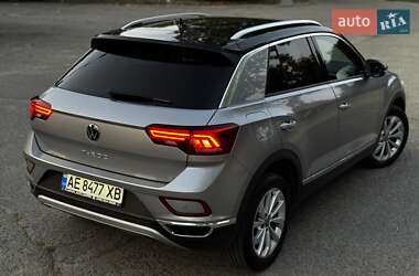 Внедорожник / Кроссовер Volkswagen T-Roc 2022 в 