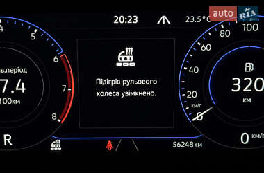 Внедорожник / Кроссовер Volkswagen T-Roc 2022 в 