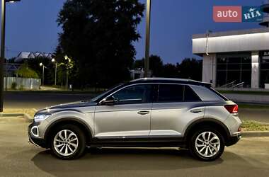 Внедорожник / Кроссовер Volkswagen T-Roc 2022 в 