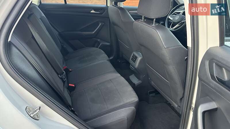 Внедорожник / Кроссовер Volkswagen T-Roc 2022 в Умани