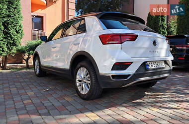 Внедорожник / Кроссовер Volkswagen T-Roc 2019 в 