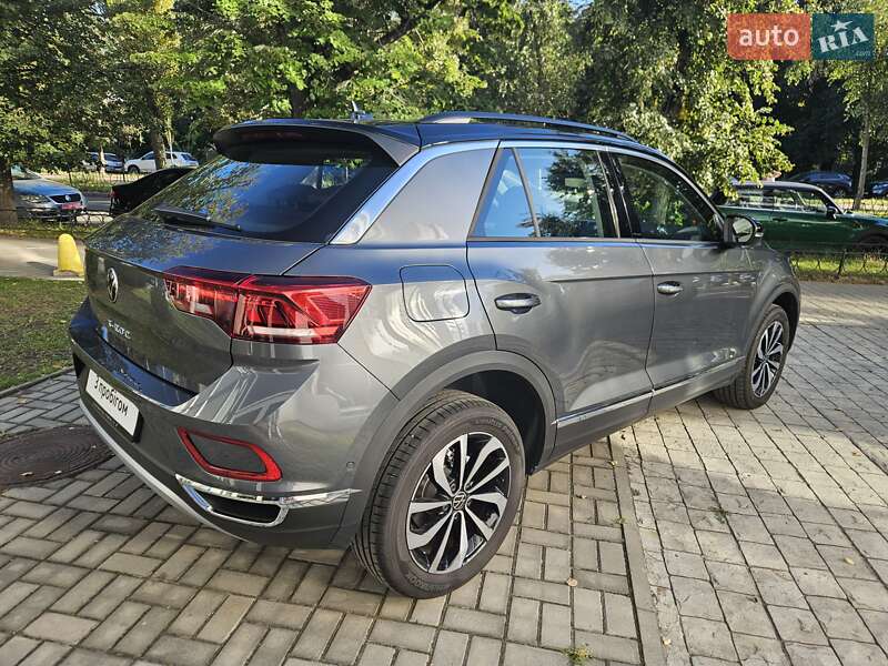 Внедорожник / Кроссовер Volkswagen T-Roc 2024 в Киеве