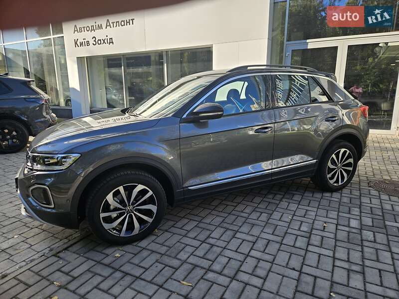 Внедорожник / Кроссовер Volkswagen T-Roc 2024 в Киеве