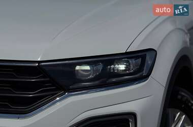 Внедорожник / Кроссовер Volkswagen T-Roc 2019 в 